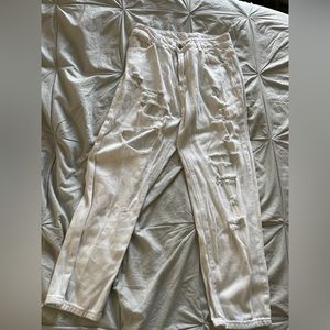 White boyfriend ripped jean size medium